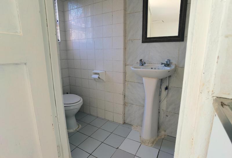 6 Bedroom Property for Sale in Cravenby Western Cape